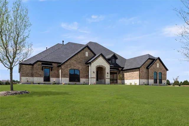 $999,000 | 480 Infinito Drive, Sunnyvale, TX 75182