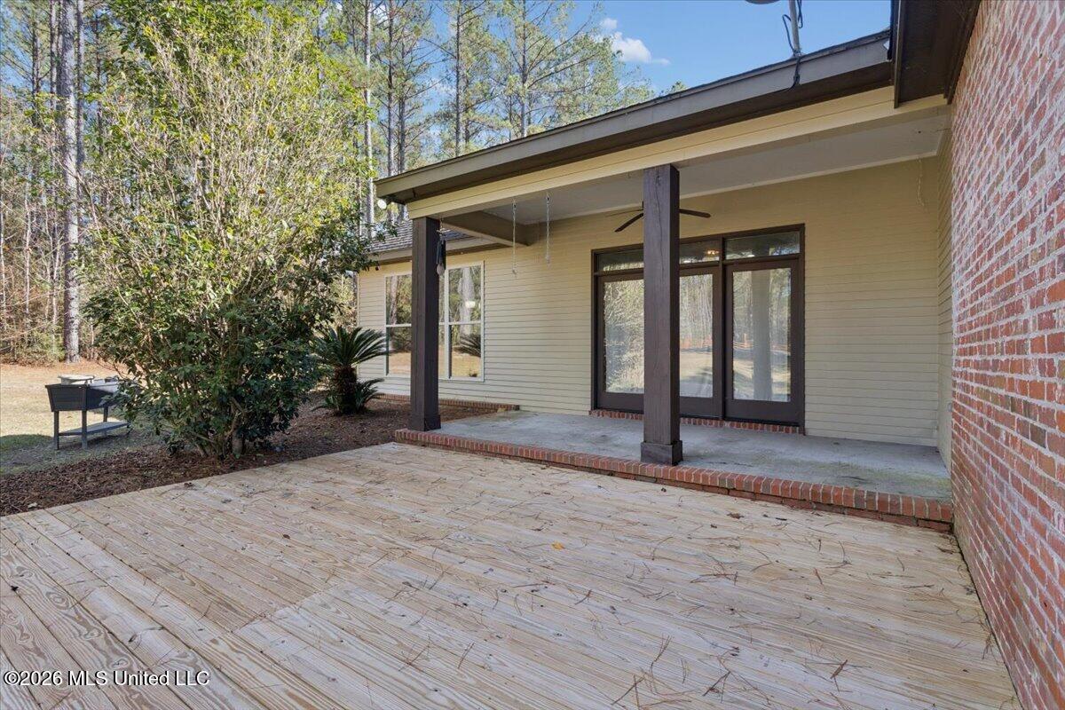 10 Magnolia Crossing Road Sumrall, MS 39482 - Photo 28 of 34 Rear Deck