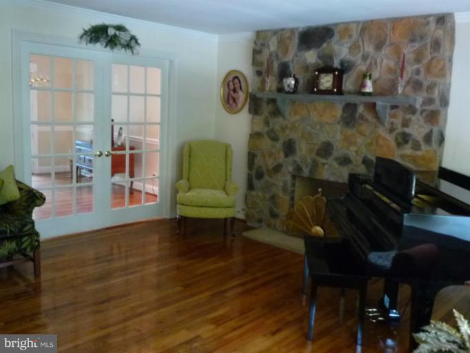 54 Richards Ferry Road Fredericksburg, VA 22406 - Photo 4 of 30 Living Room