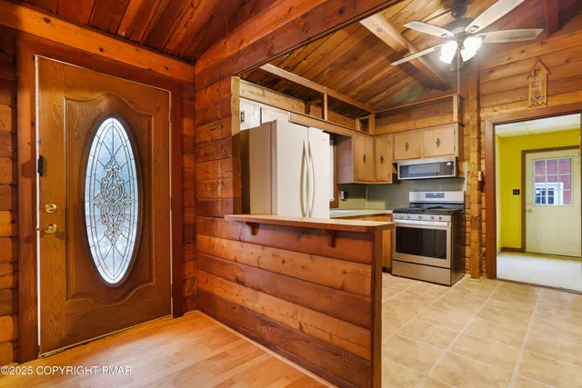 $199,900 | 148 Sportsmen Drive, Cresco, PA 18326