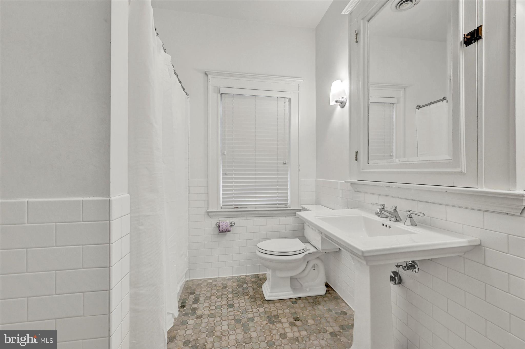 325 Hawthorn Road Baltimore, MD 21210 - Photo 25 of 43