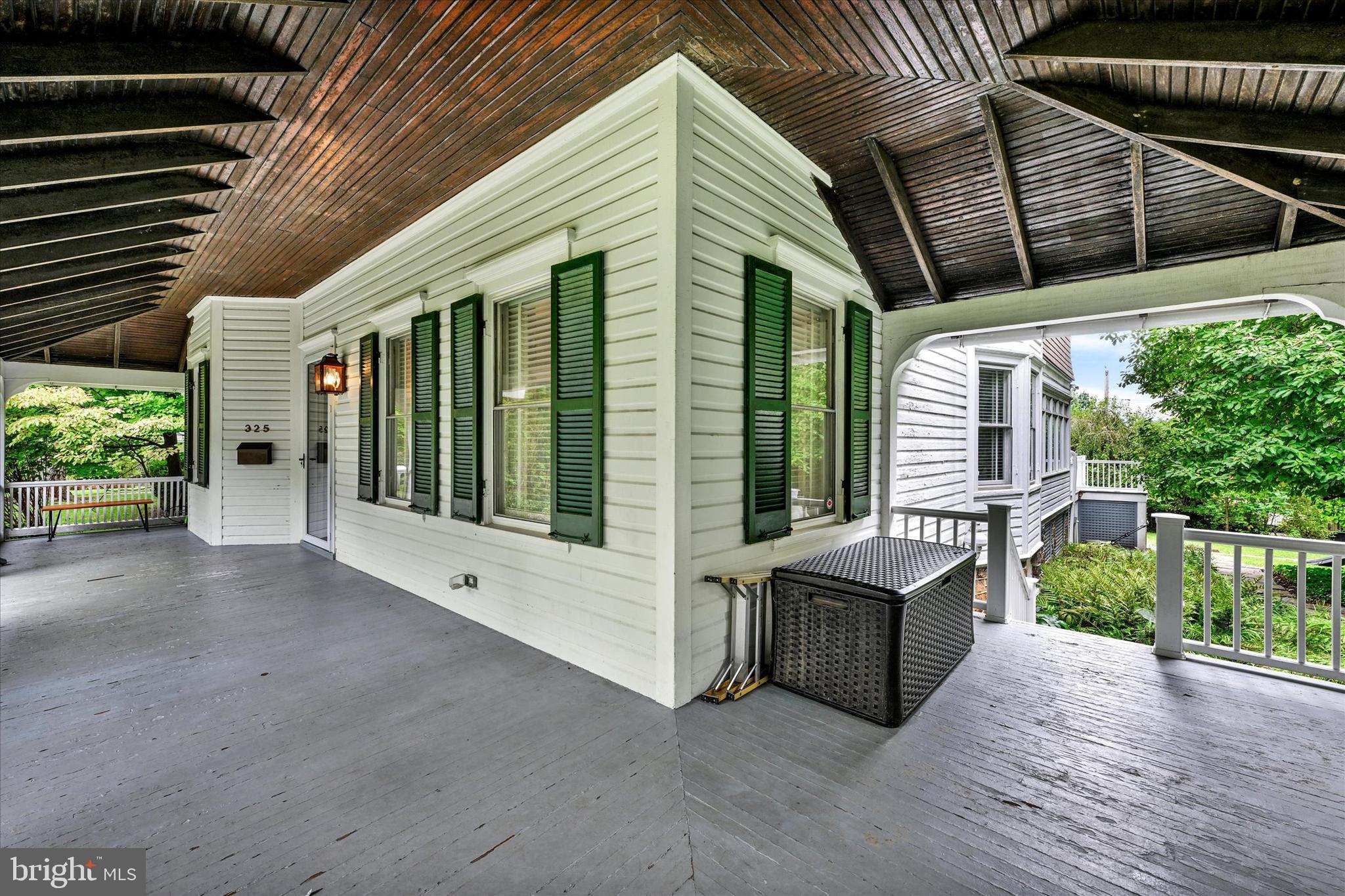 325 Hawthorn Road Baltimore, MD 21210 - Photo 3 of 43