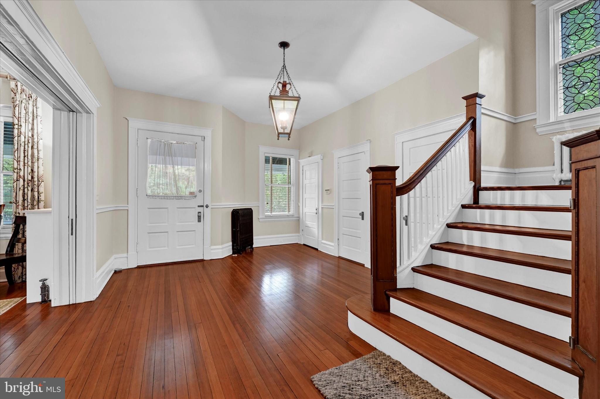 325 Hawthorn Road Baltimore, MD 21210 - Photo 4 of 43