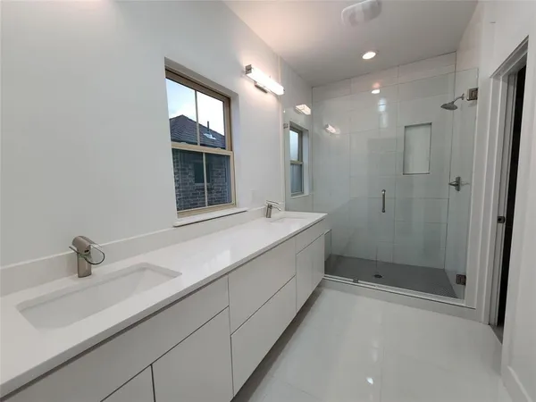 a view of empty room with window
