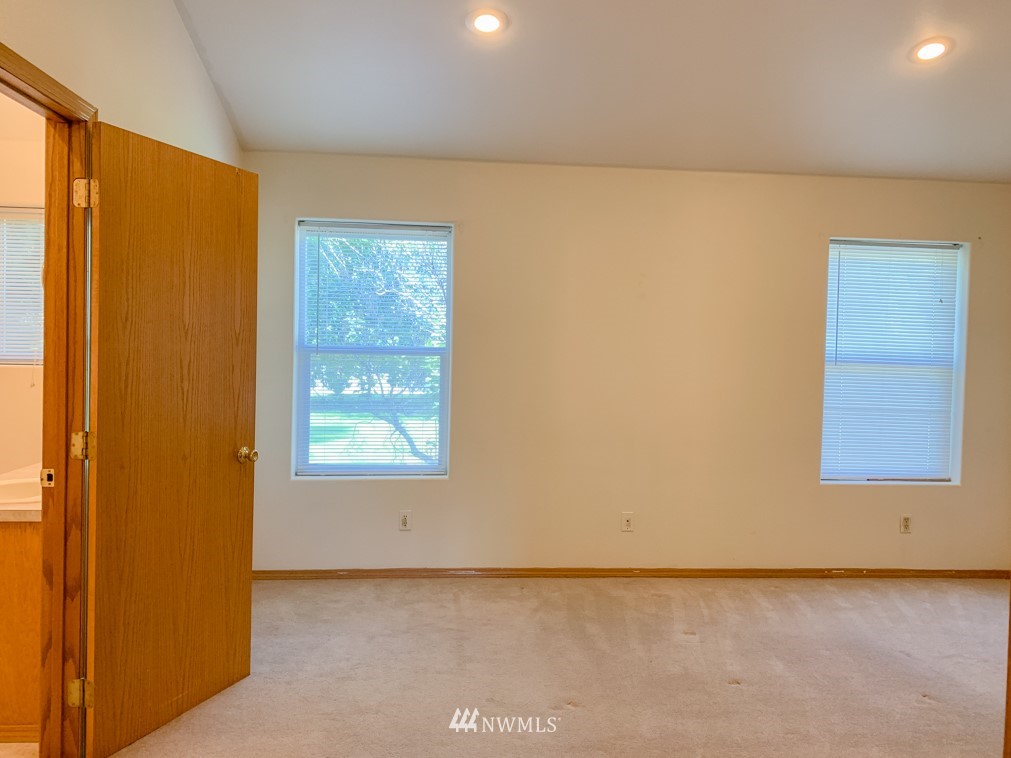 11356 Thompson Road Northeast Moses Lake, WA 98837 - Photo 11 of 22 Gallery Image 11