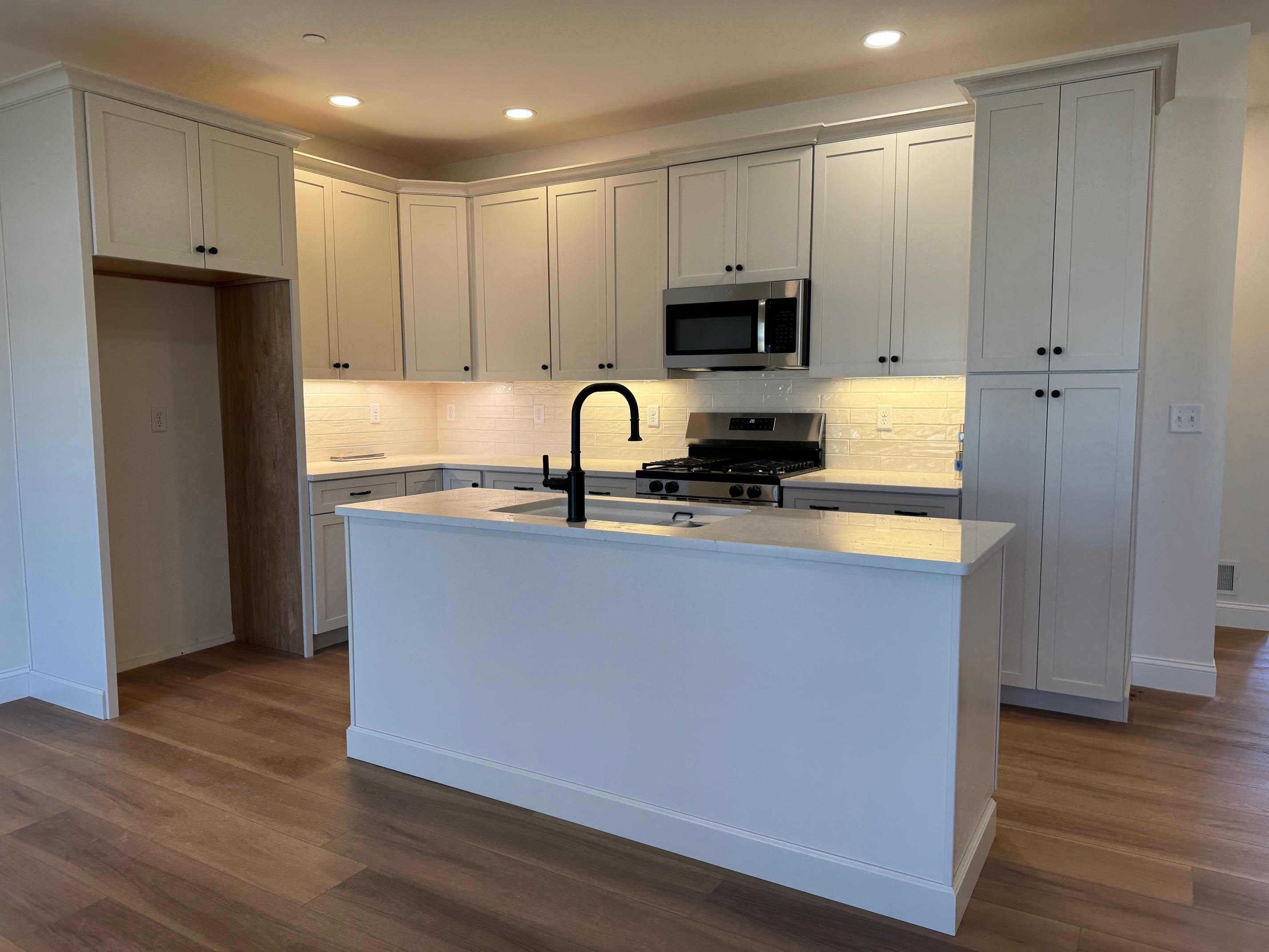 8 B Dearborn Circle Walpole, NH 03608 - Photo 2 of 16