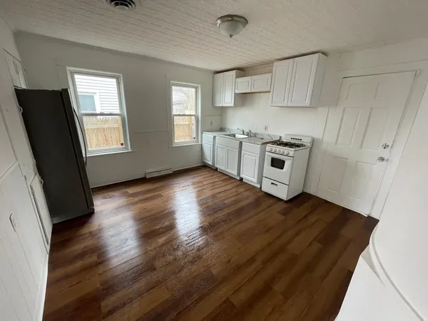 $2,350 | 7 Shedds Avenue, Nashua, NH 03060