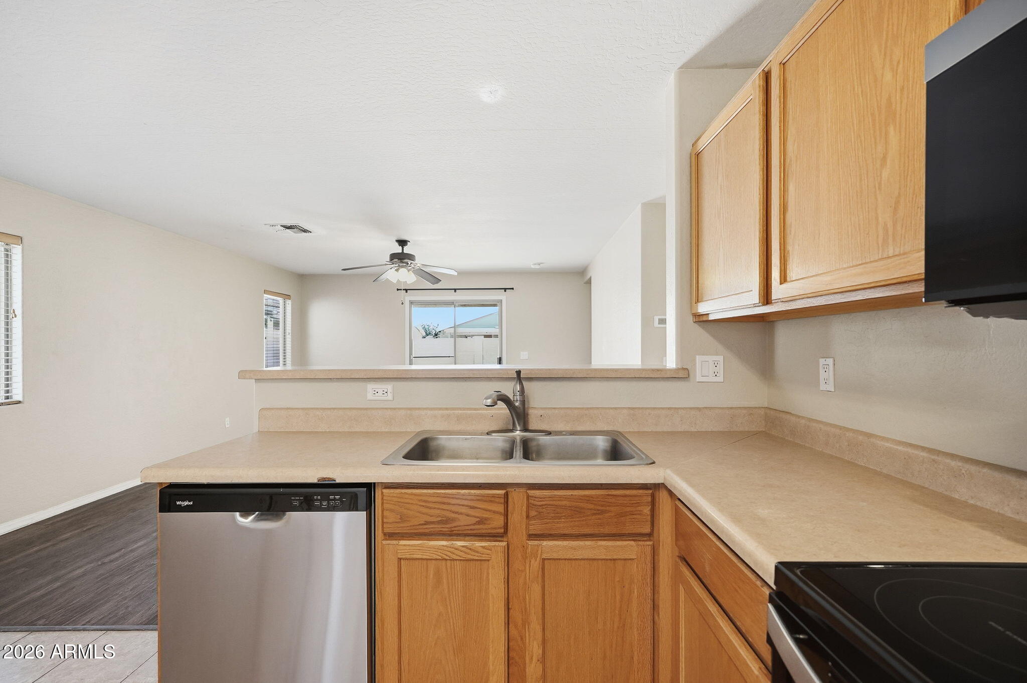 10013 West Crown King Road Tolleson, AZ 85353 - Photo 15 of 38 010_ListerPros