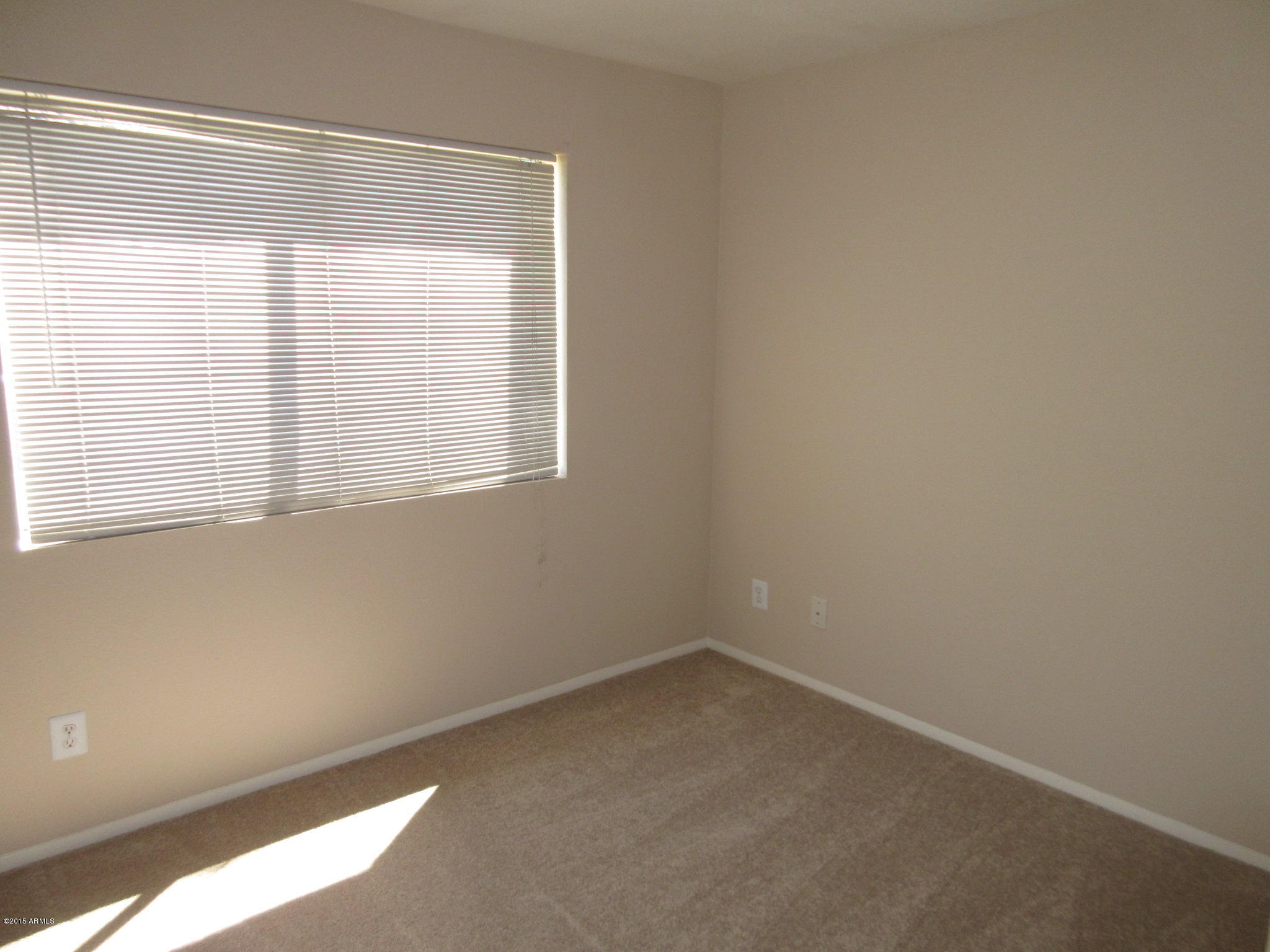 2023 West Bloomfield Road, Unit 4 Phoenix, AZ 85029 - Photo 6 of 27 IMG_0088.JPG