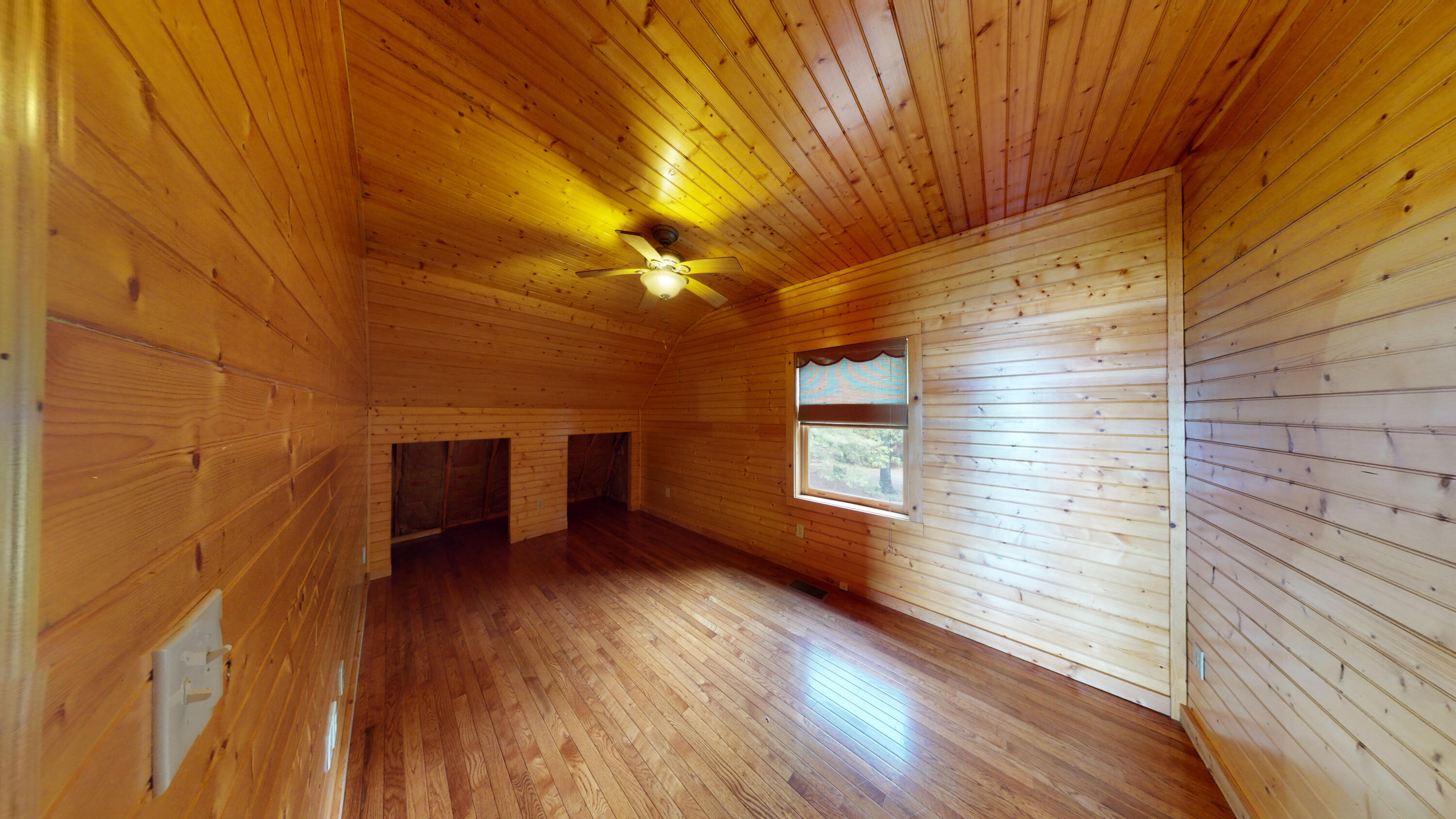 370 Blackburn Road Pikeville, TN 37367 - Photo 26 of 31 22-Garage Apartment Bedroom