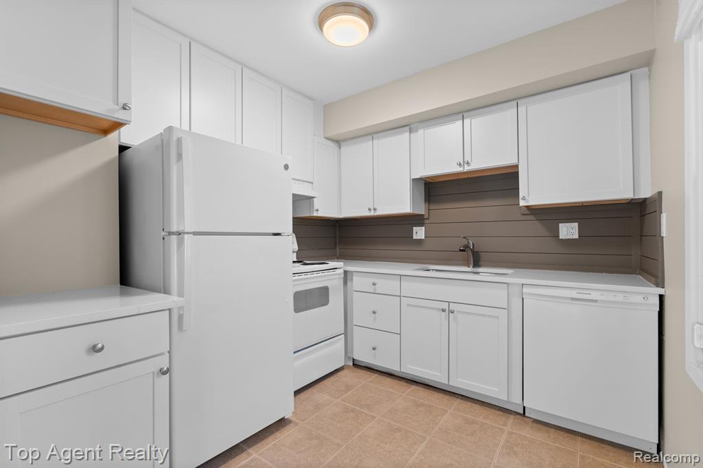 5095 Crooks Road, Unit 1 Royal Oak, MI 48073 - Photo 7 of 19 Gallery Image 7