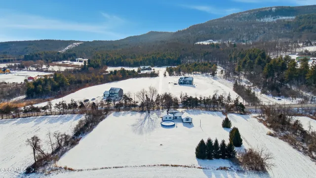 $425,000 | 86 Cedar Grove Road, Coeymans, NY 12158