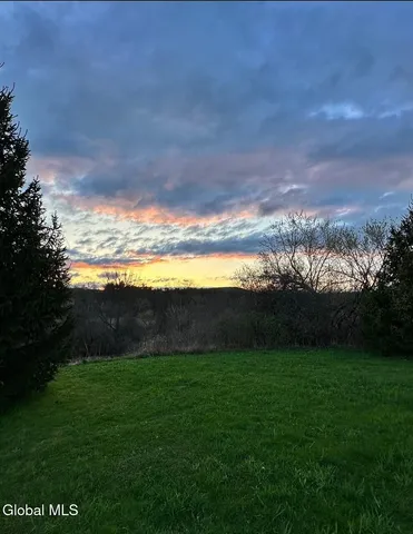 $425,000 | 86 Cedar Grove Road, Coeymans, NY 12158