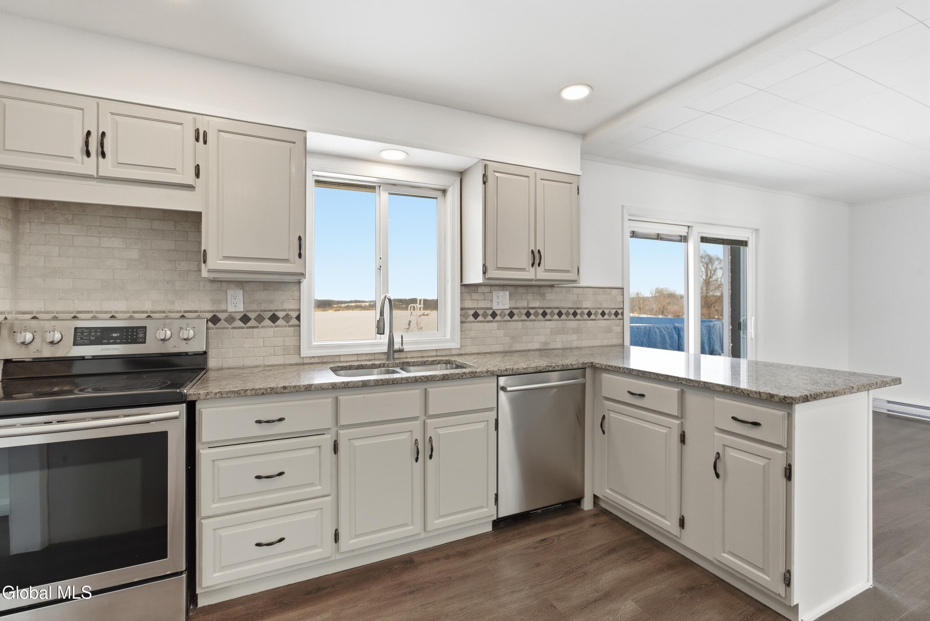 86 Cedar Grove Road Coeymans, NY 12158 - Photo 7 of 32 7