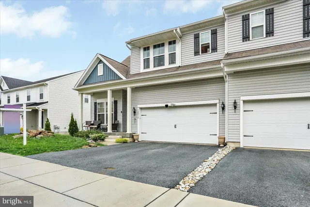 front view of house with a yard
