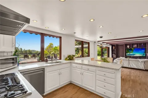 $2,499,000 | 6312 Tahoe Drive, Los Angeles, CA 90068