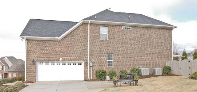 124 Gladstone Way Greer, SC 29650 - Photo 2 of 25 Gallery Image 2