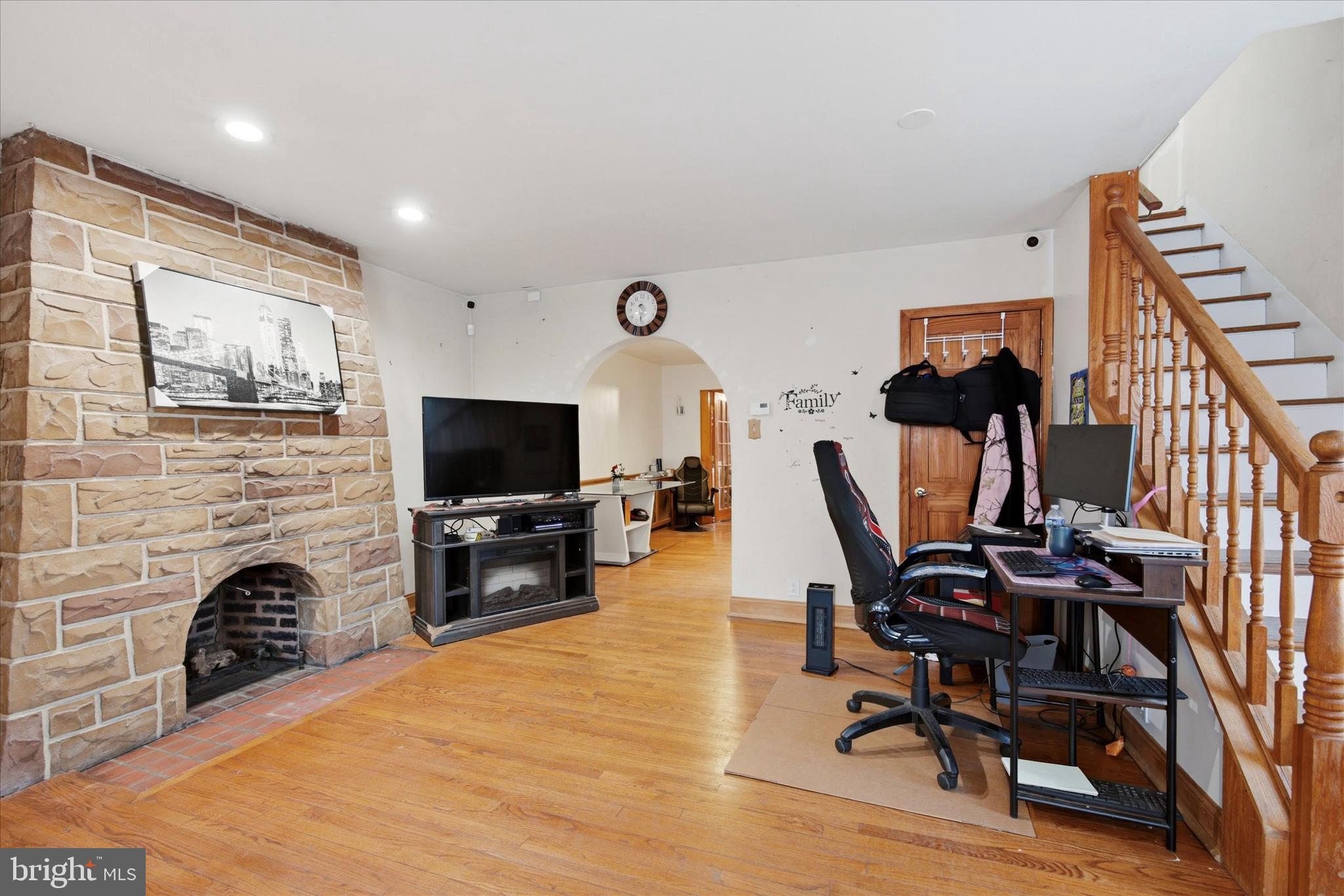 180 St Laurence Road Upper Darby, PA 19082 - Photo 2 of 19