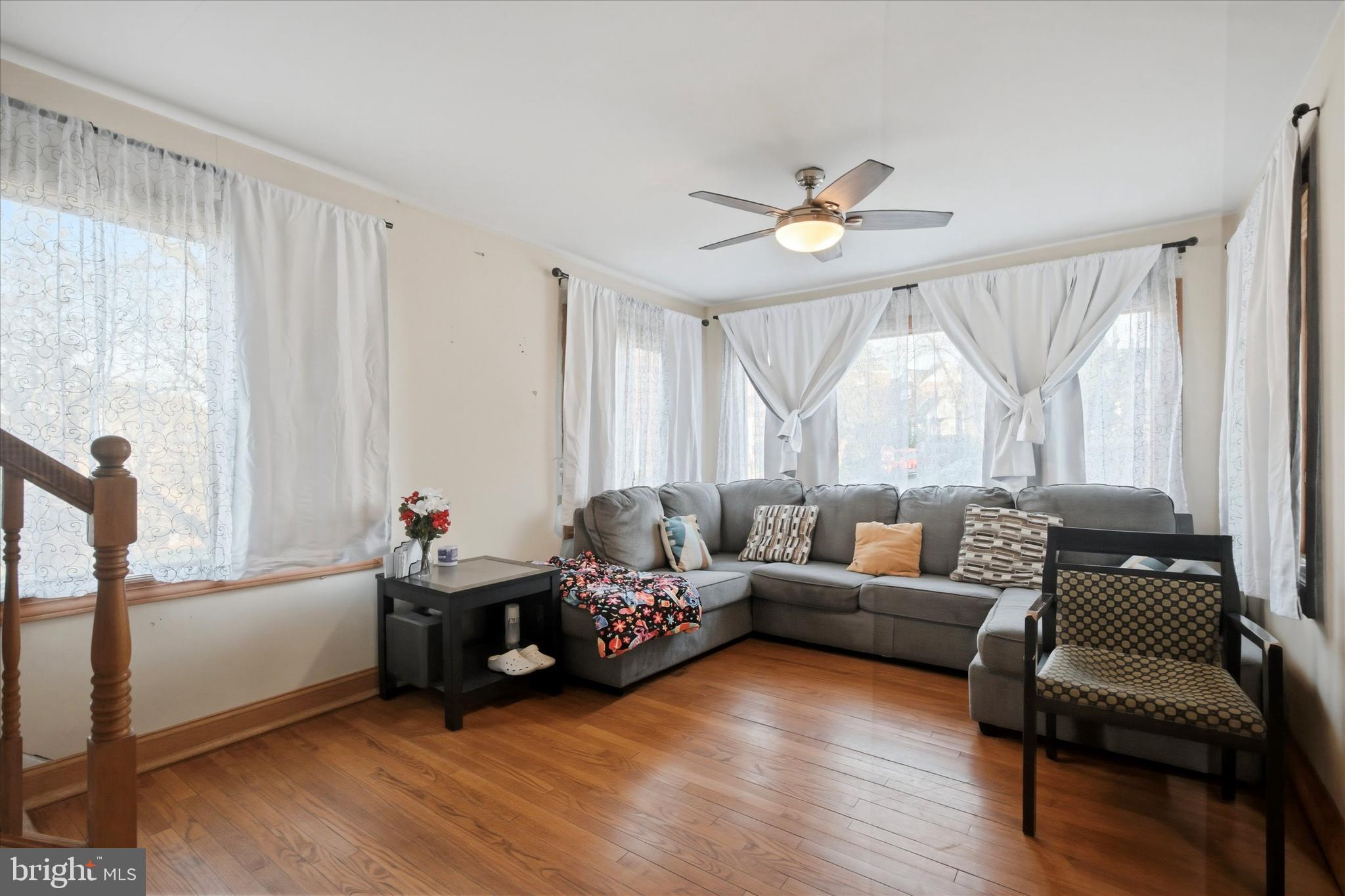 180 St Laurence Road Upper Darby, PA 19082 - Photo 3 of 19