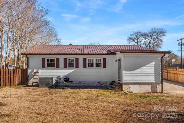 $245,000 | 3723 Dallas High Shoals Highway, Dallas, NC 28034