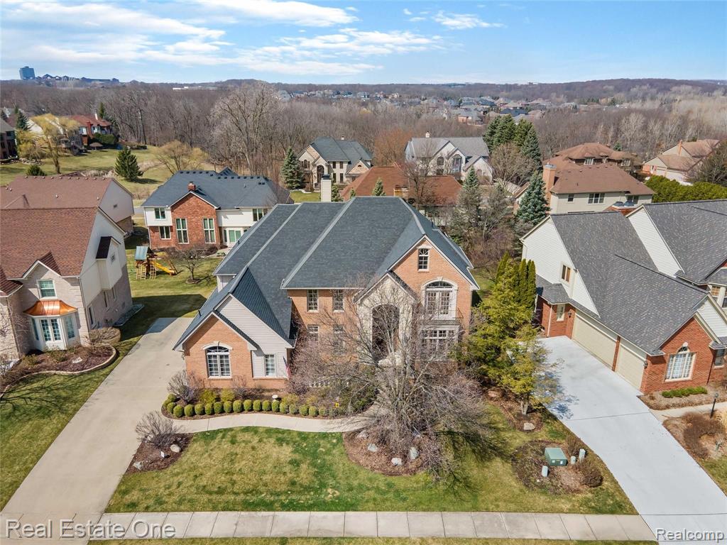 2018 Hickory Trail Drive Rochester Hills, MI 48309 - Photo 1 of 60