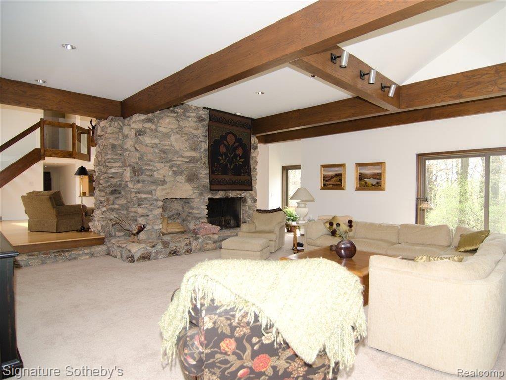 6060 North Rochester Road Rochester, MI 48306 - Photo 7 of 25 6060 N Roch_Great Rm 2.jpg