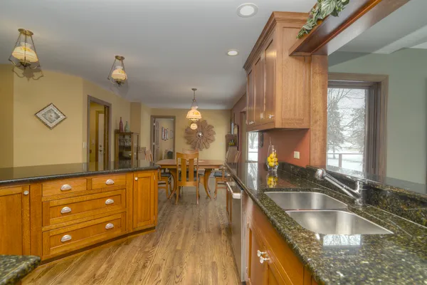 $849,900 | 400 Cardinal Drive, Bloomingdale, IL 60108