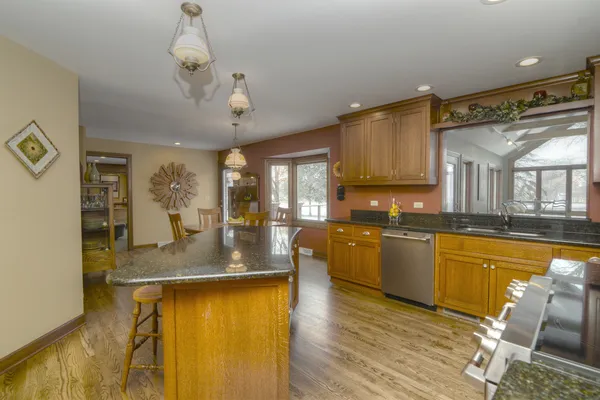 $849,900 | 400 Cardinal Drive, Bloomingdale, IL 60108