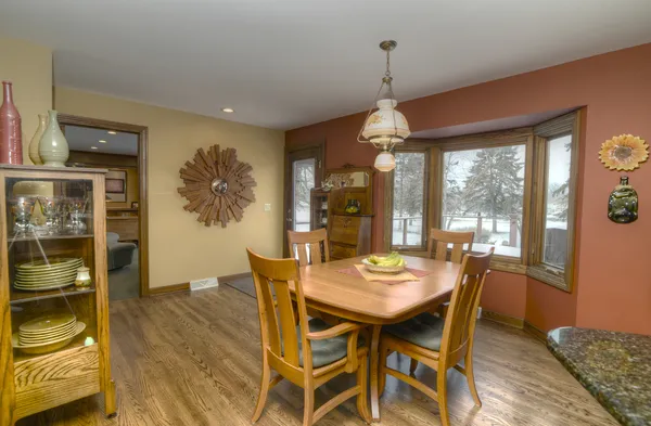 $849,900 | 400 Cardinal Drive, Bloomingdale, IL 60108