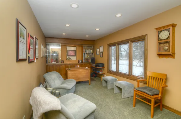 $849,900 | 400 Cardinal Drive, Bloomingdale, IL 60108