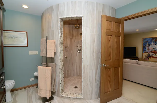 $849,900 | 400 Cardinal Drive, Bloomingdale, IL 60108