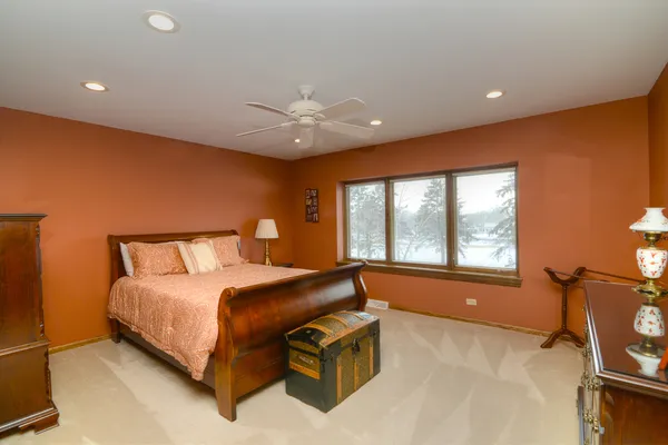 $849,900 | 400 Cardinal Drive, Bloomingdale, IL 60108