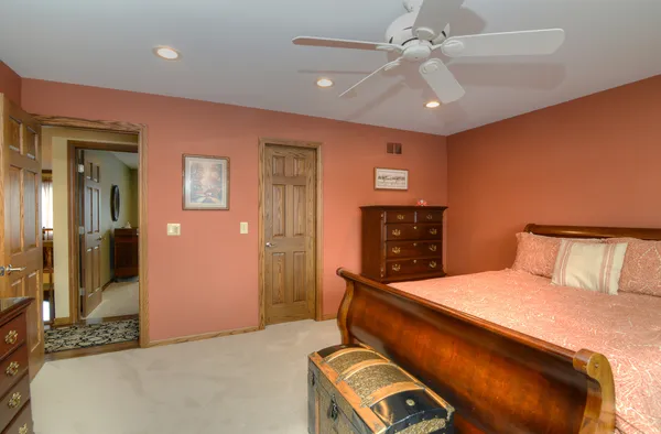$849,900 | 400 Cardinal Drive, Bloomingdale, IL 60108