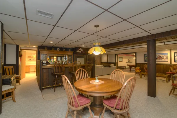 $849,900 | 400 Cardinal Drive, Bloomingdale, IL 60108