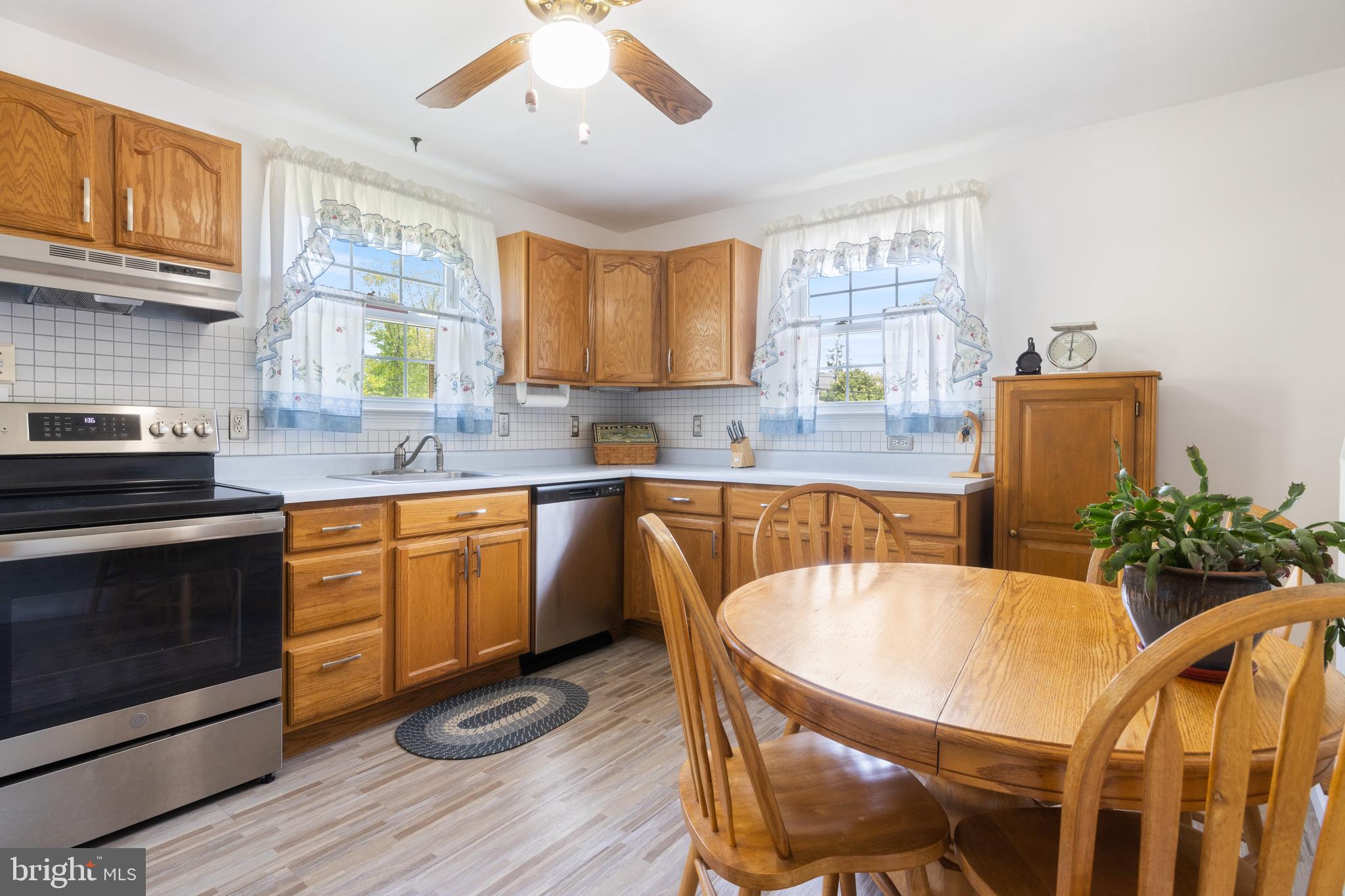 255 Greene Road Warminster, PA 18974 - Photo 6 of 38