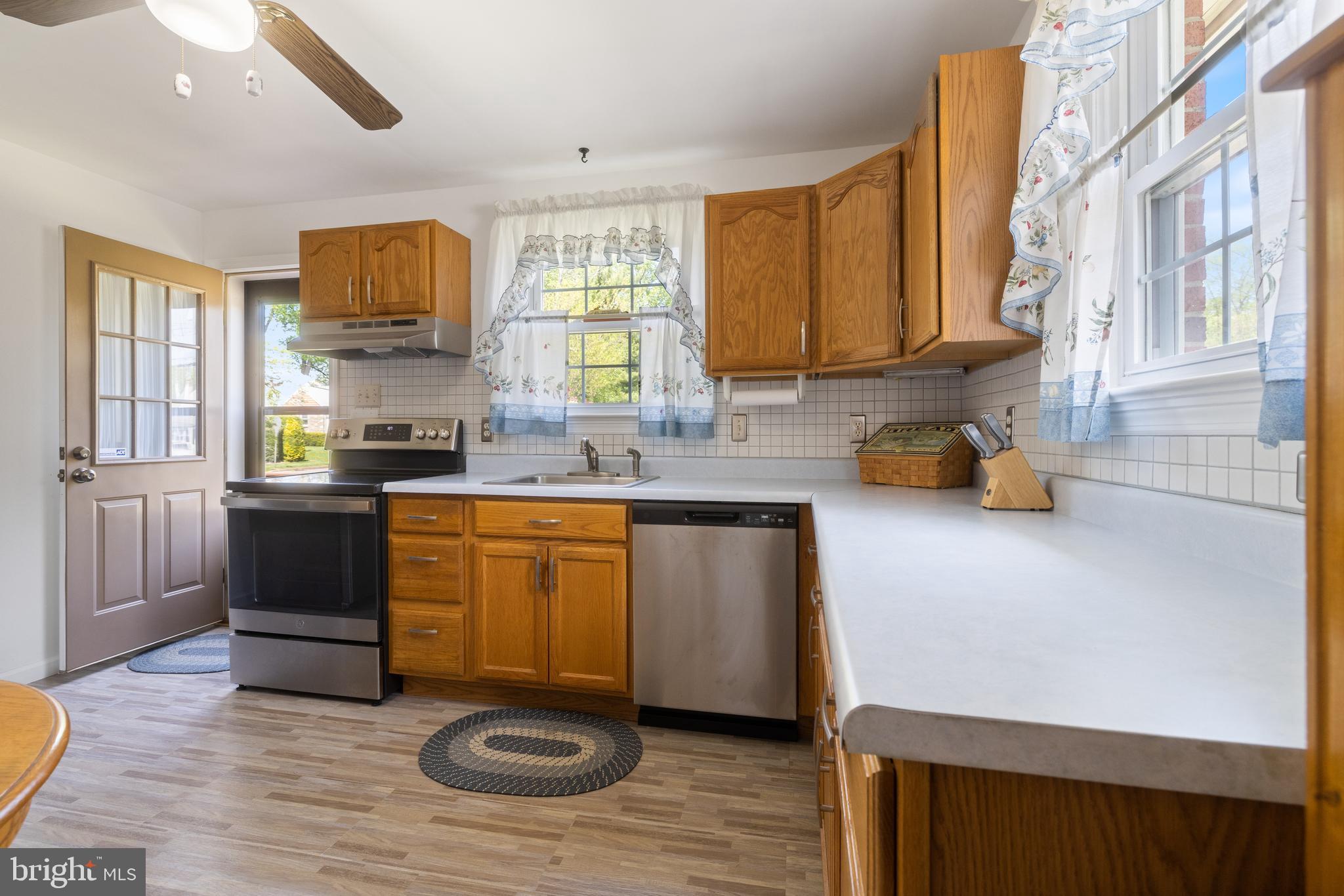 255 Greene Road Warminster, PA 18974 - Photo 8 of 38
