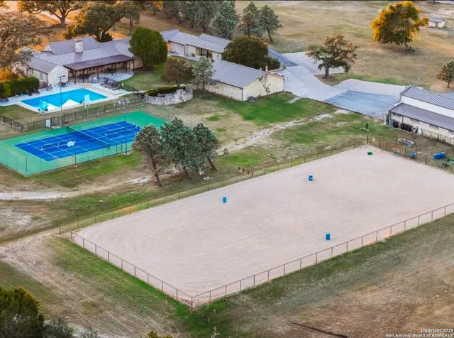 $759,500 | 344 Buckskin Trail, Bandera, TX 78003