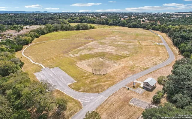 $759,500 | 344 Buckskin Trail, Bandera, TX 78003