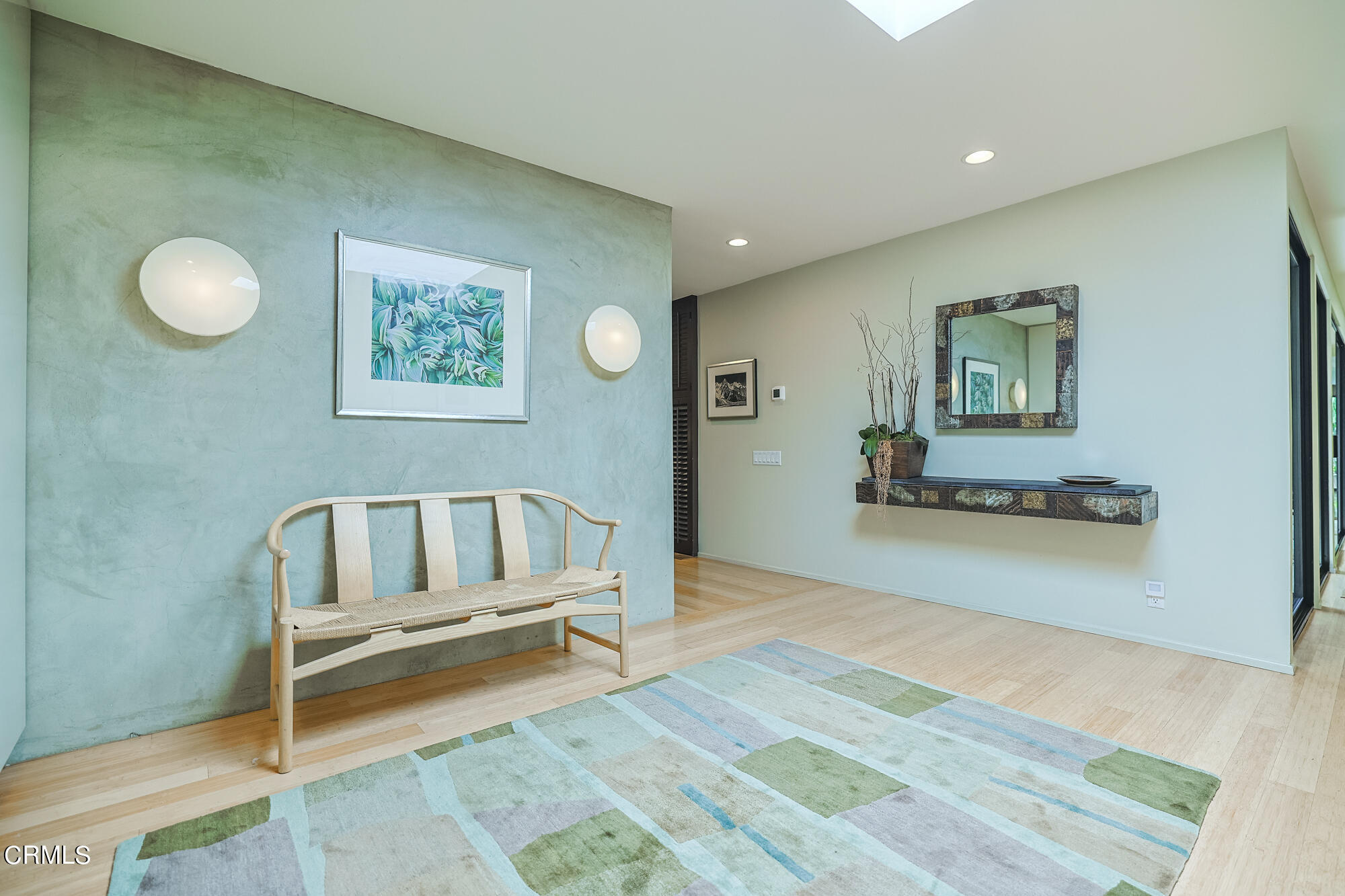 603 Arbor Street Pasadena, CA 91105 - Photo 3 of 26 a living room with furniture