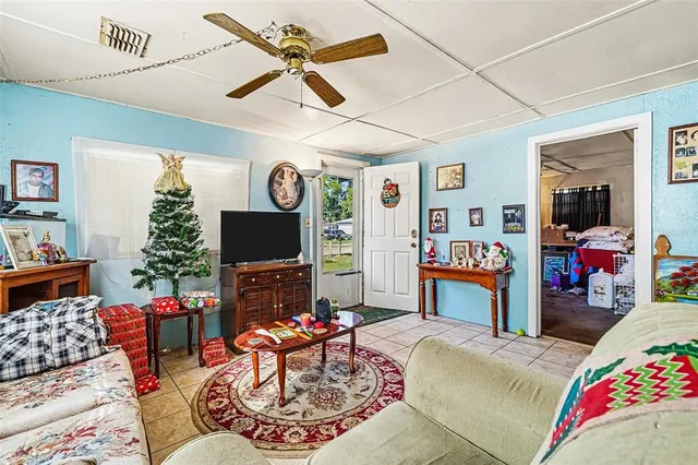 $240,000 | 2518 Elm Street, Seffner, FL 33584