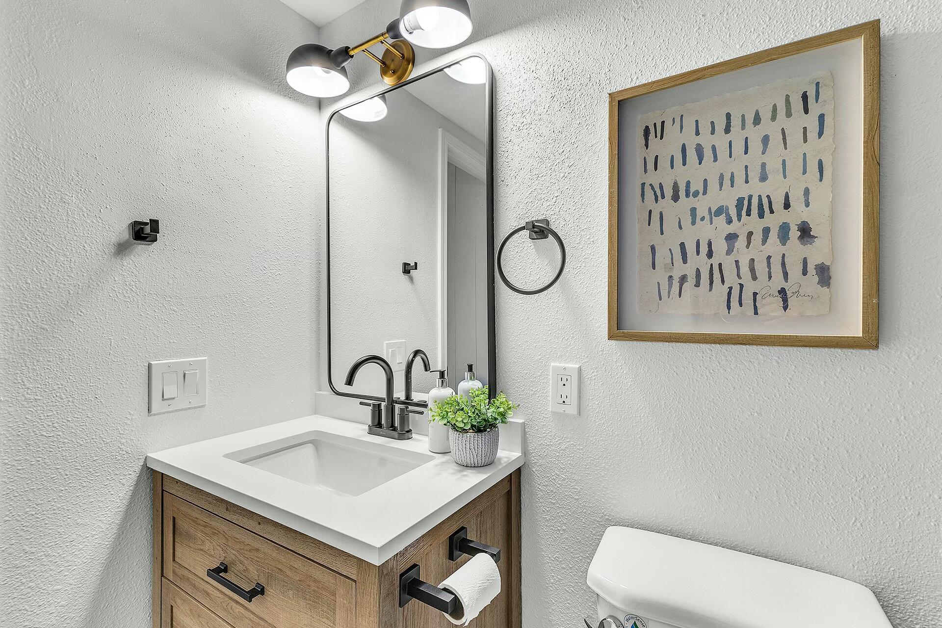 52895 Cedar Drive Idyllwild, CA 92549 - Photo 18 of 44 Downstairs Bathroom