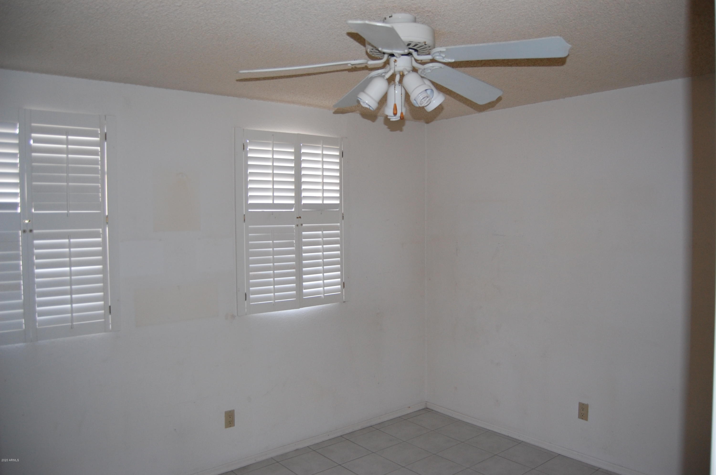 1025 East Utopia Road Phoenix, AZ 85024 - Photo 6 of 13 DSC_0023