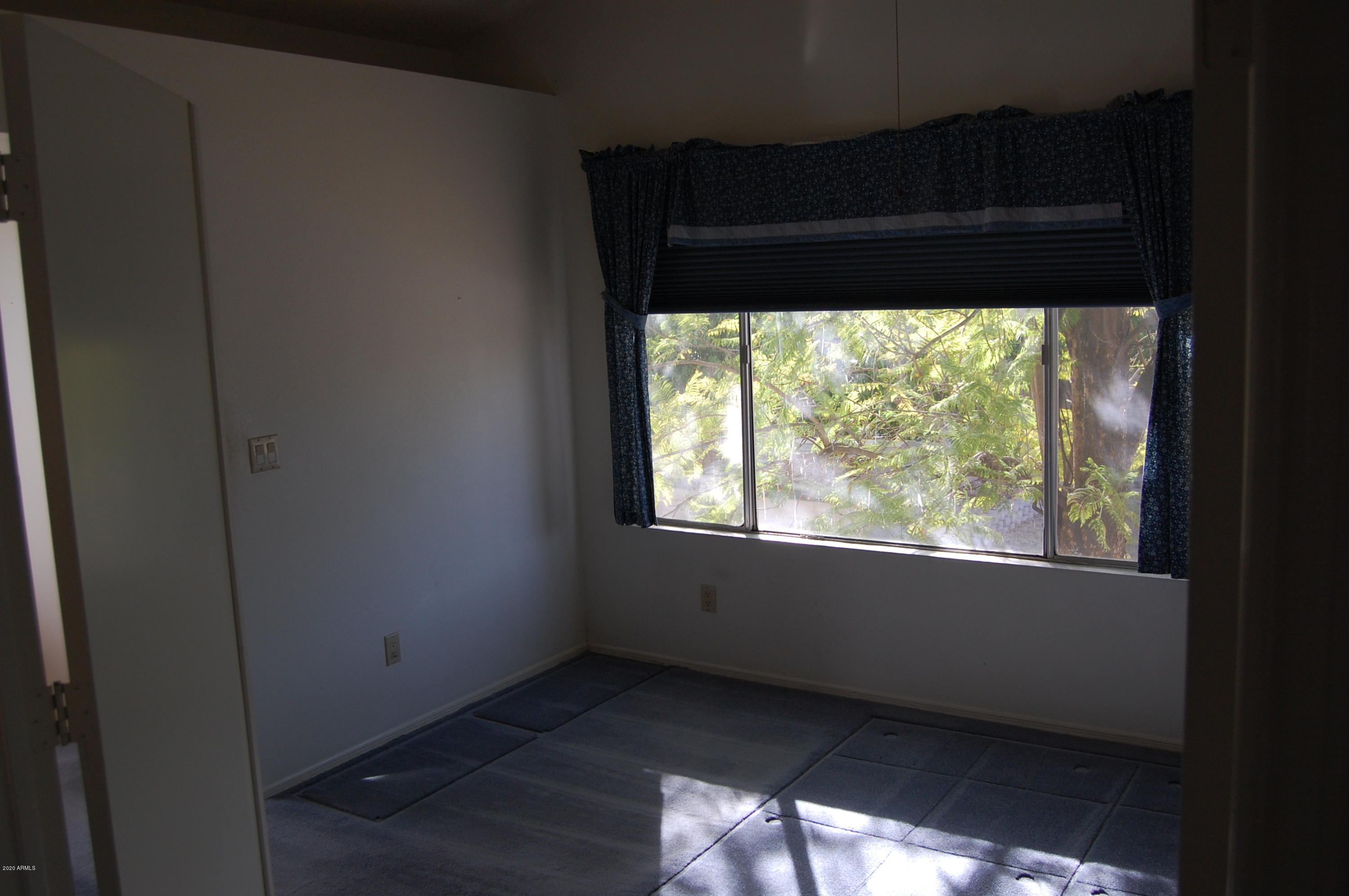 1025 East Utopia Road Phoenix, AZ 85024 - Photo 7 of 13 DSC_0024