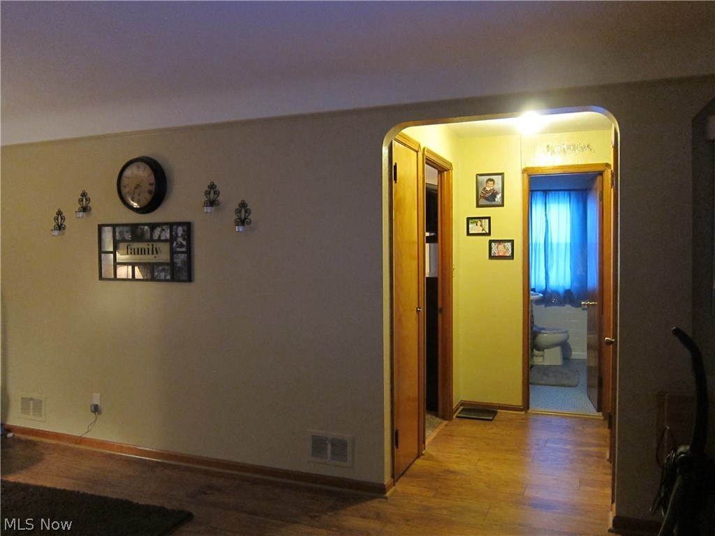 5603 Ridgewood Avenue Parma, OH 44129 - Photo 3 of 21