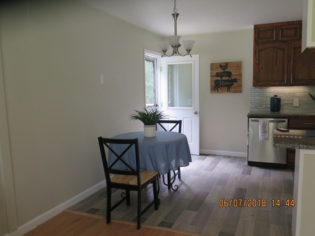 223 Arnold Road Sturbridge, MA 01518 - Photo 6 of 23
