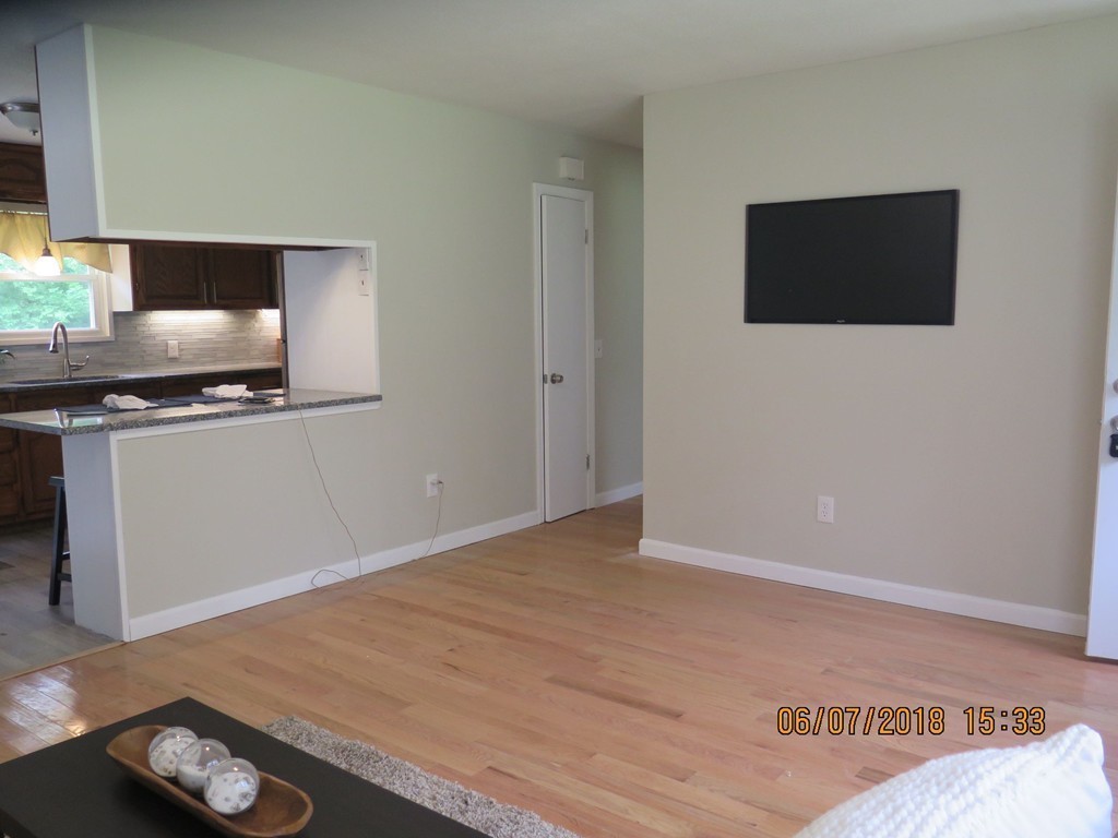 223 Arnold Road Sturbridge, MA 01518 - Photo 8 of 23