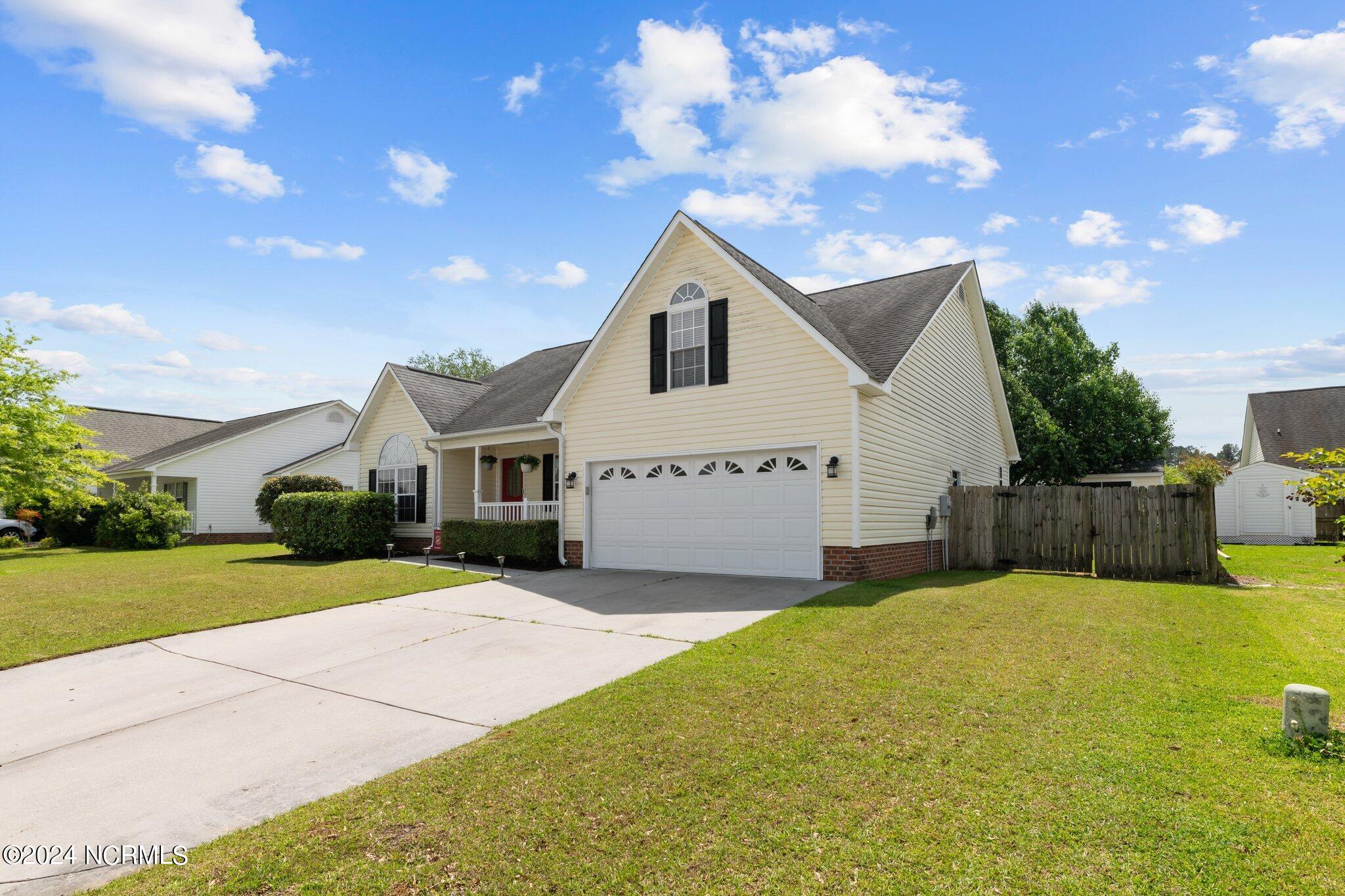 309 Conner Grant Road New Bern, NC 28562 - Photo 3 of 38 2-web-or-mls-DSC_7345