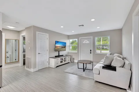 $524,900 | 9518 Keating Drive, Palm Beach Gardens, FL 33410