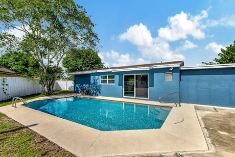 $524,900 | 9518 Keating Drive, Palm Beach Gardens, FL 33410