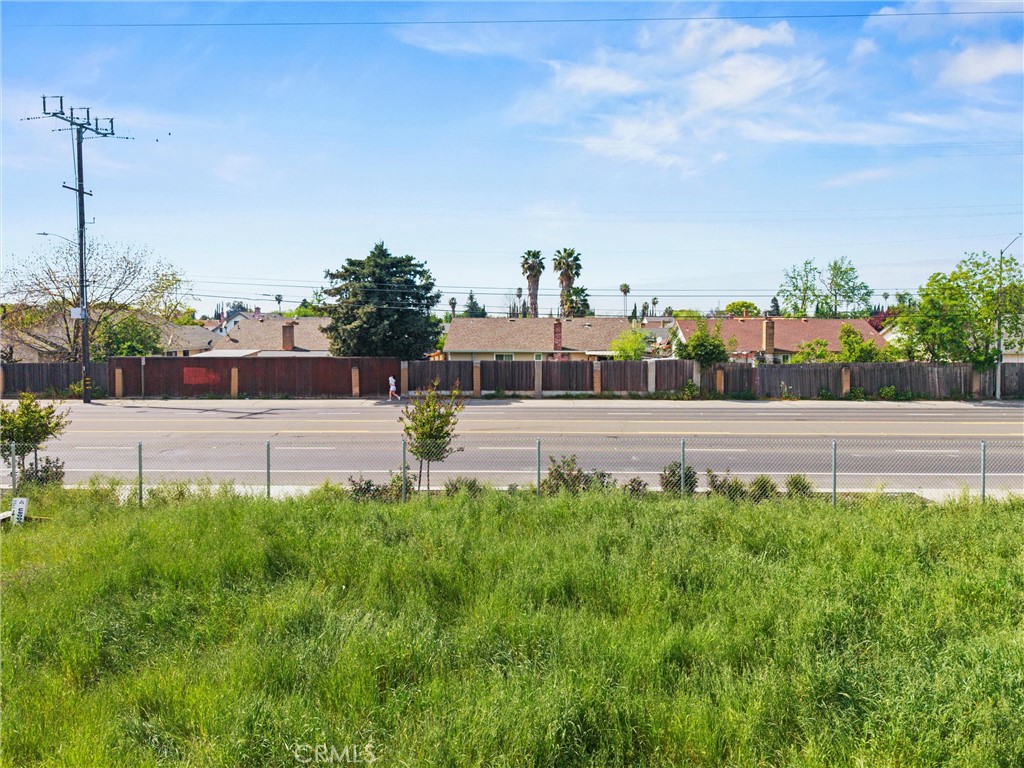 7525 Power Inn Road Sacramento, CA 95828 - Photo 25 of 27 a house view with a garden space